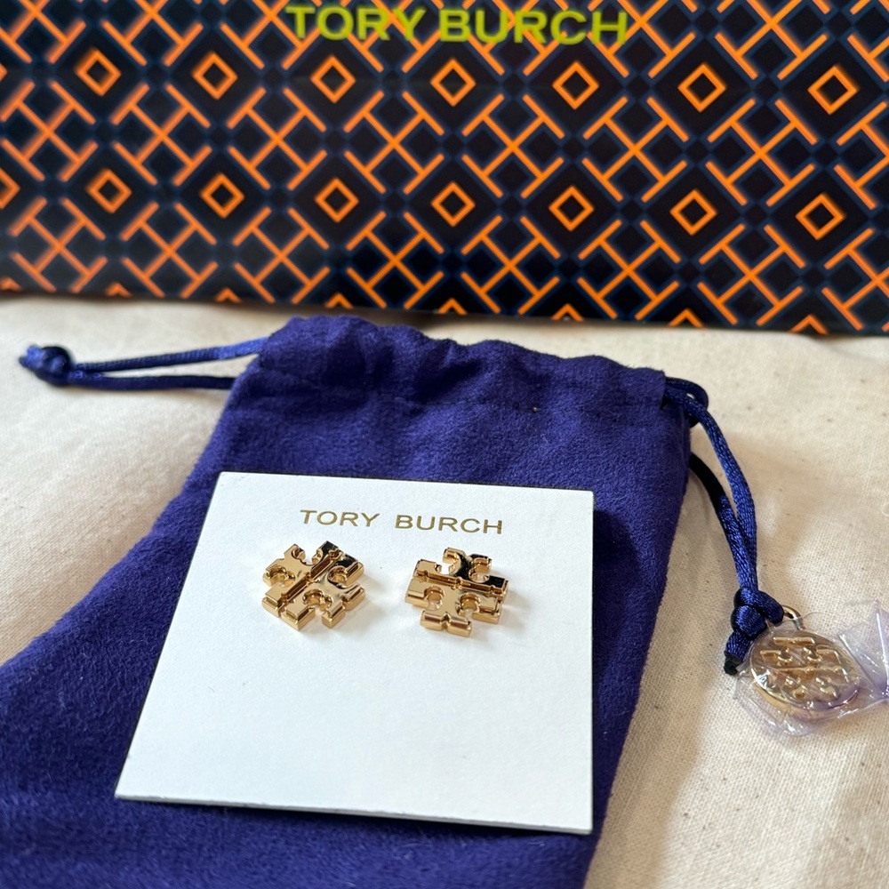 Tory Burch Large Logo Stud Earrings Gold